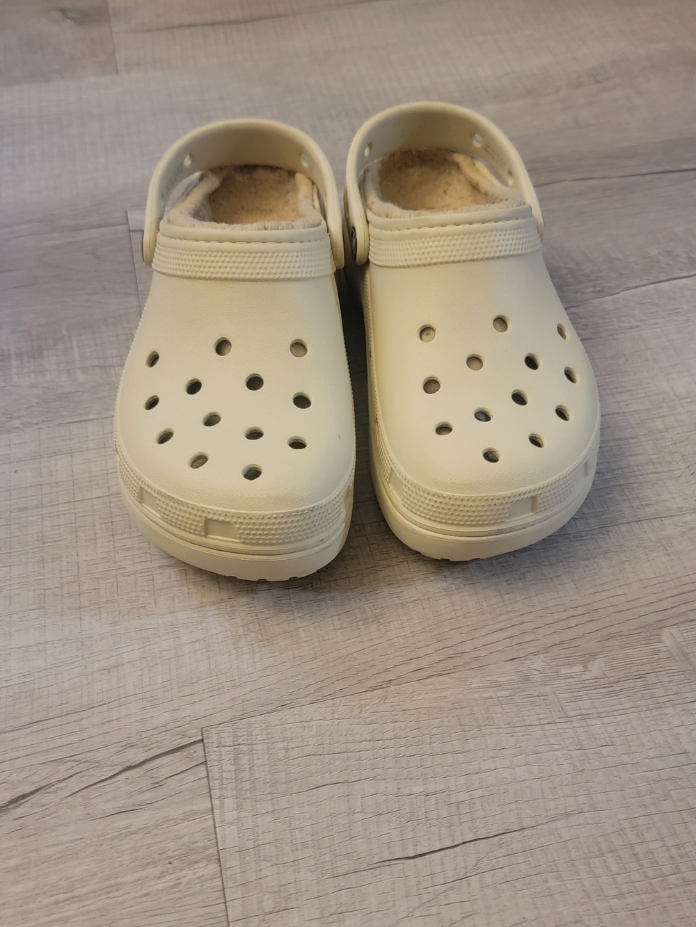 CROCS Cream Fuzzy-Lined Slip-On Sandals Women Sz W7